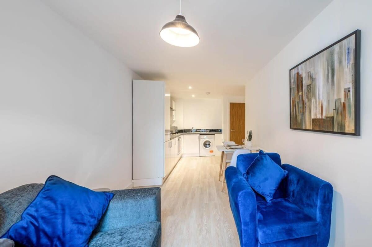 A Modern Apartment In Preston City Centre Exterior photo